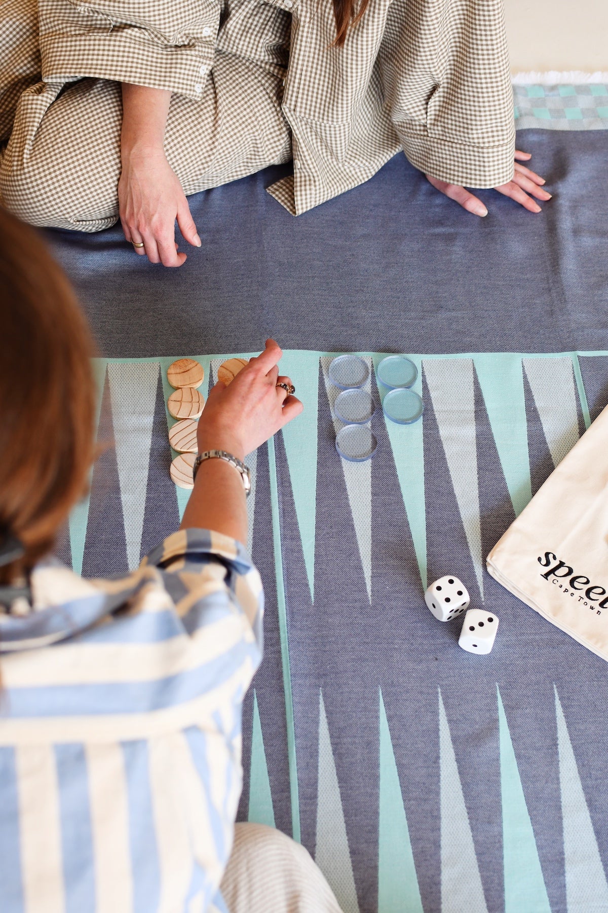vol 04 |  backgammon towel mat set in blueberry